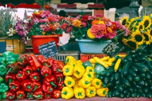 Bien manger grâce aux étals de marché en consommant des fruits et légumes plus sains